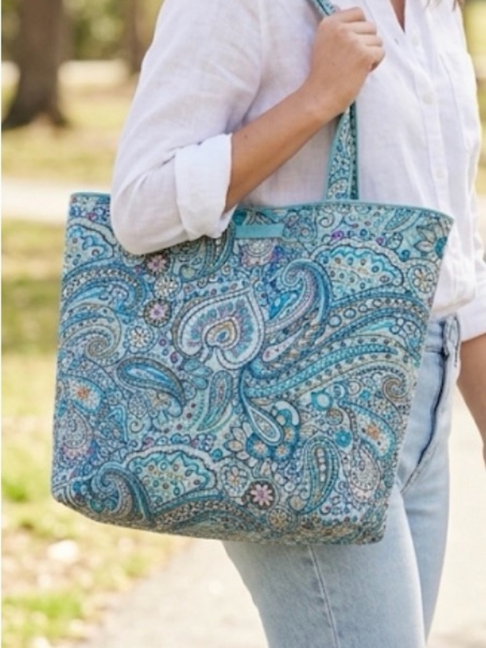 Vera Bradley retired Classic Heirloom Turquoise Paisley Quilted Tote